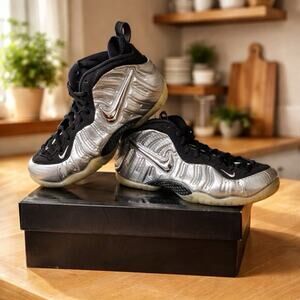 Nike Foamposite Pro Silver Surfer 2017 Size 8.5 OG BOX